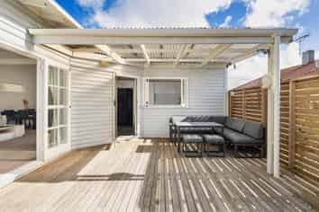 116 Carrington Road, Mount Albert