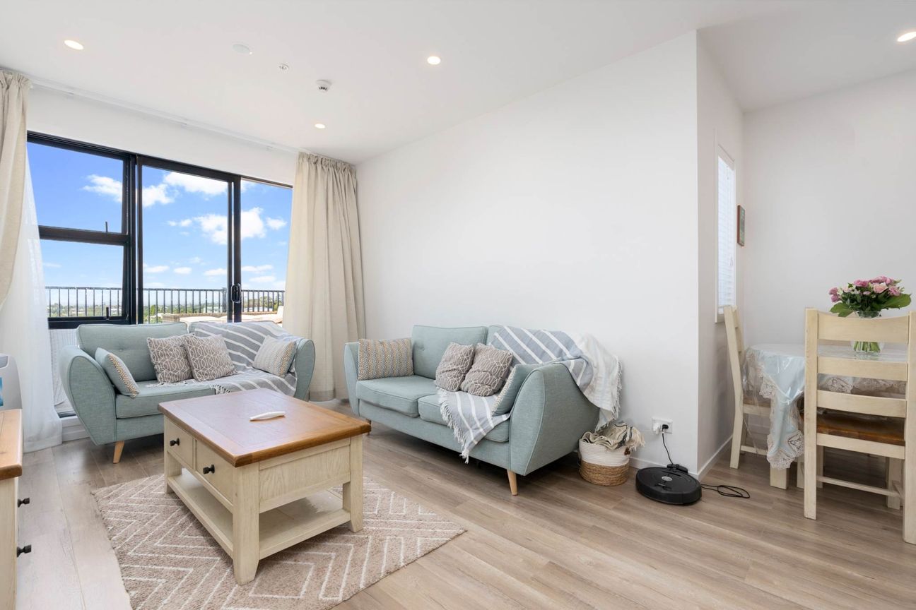 2 Bedroom Penthouse apartment! - Vista 3