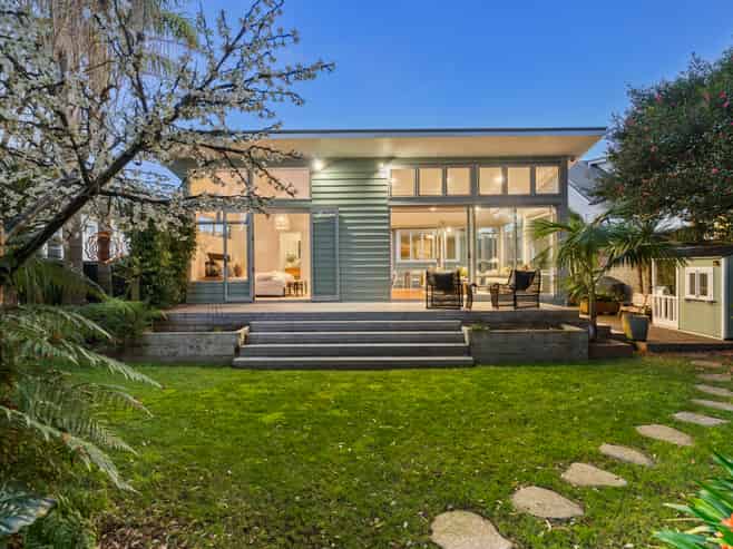 44 Cambourne Road, Sandringham