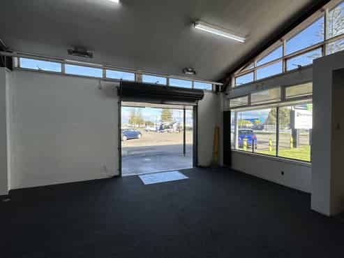 Showroom and position in Pandora