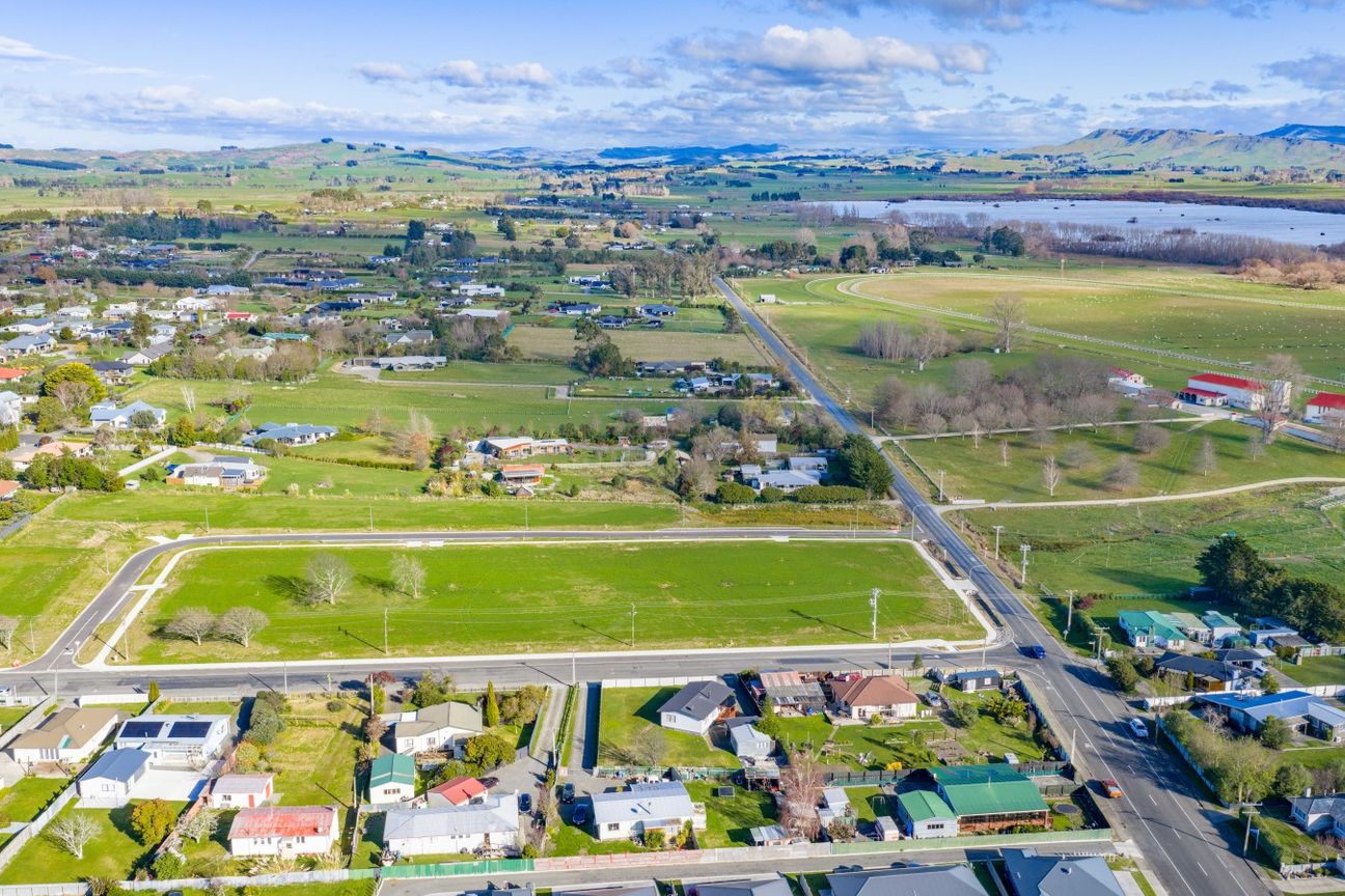 Secure your place in Lake View Estate – další