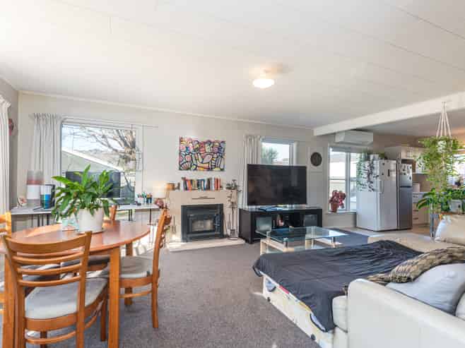 26 Stanbury Avenue, Somerfield