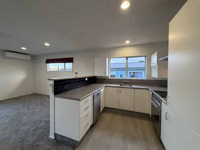 3/909 Clive Street, Akina