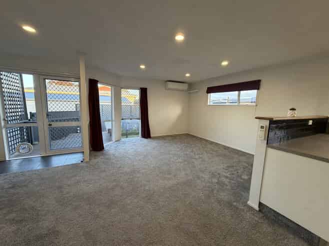 3/909 Clive Street, Akina