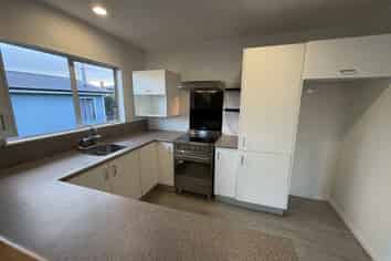 3/909 Clive Street, Akina