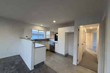 3/909 Clive Street, Akina