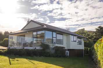 32 Okains Bay Road, Robinsons Bay