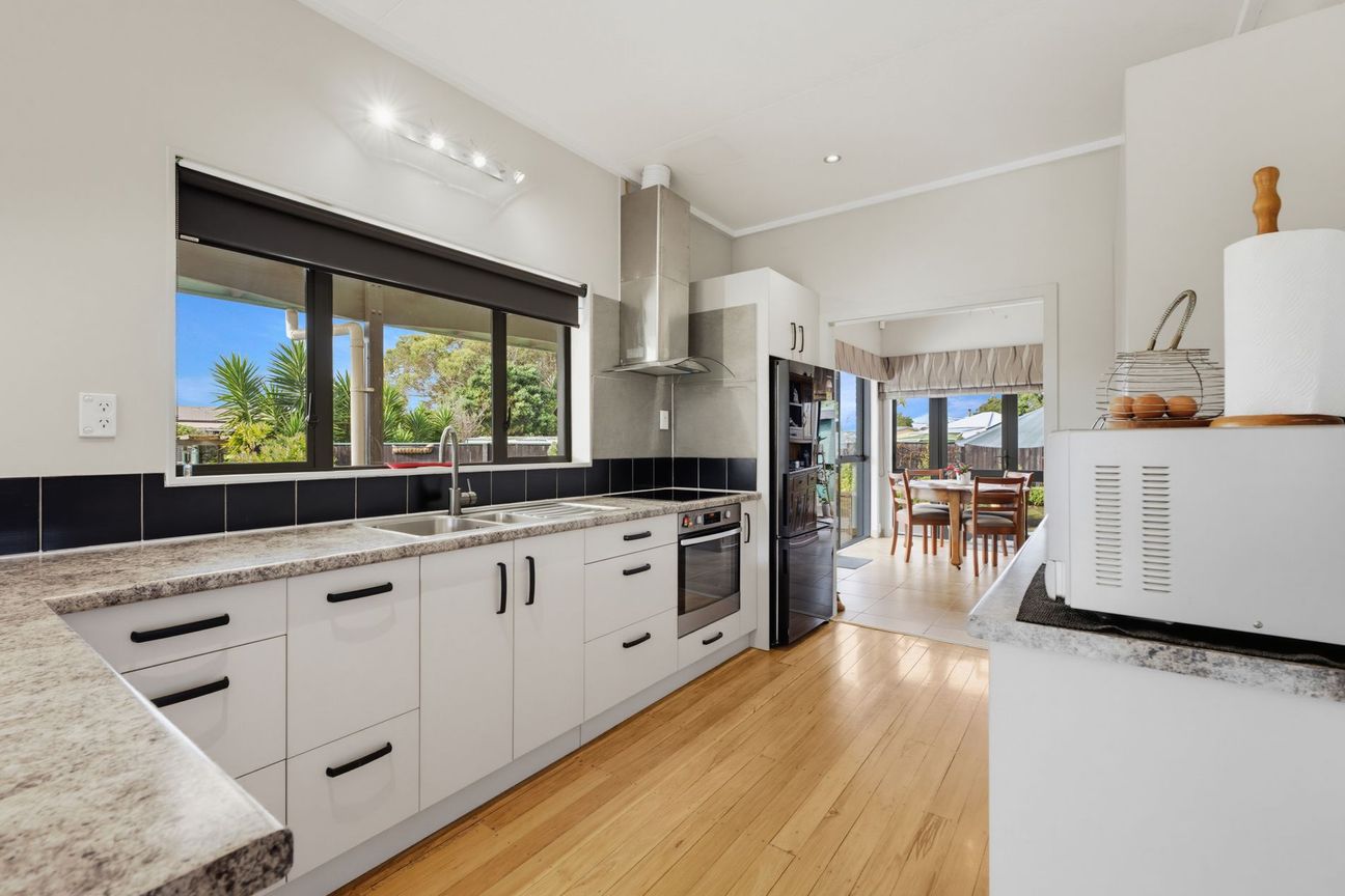 House in Whanganui, Castlecliff - View 5