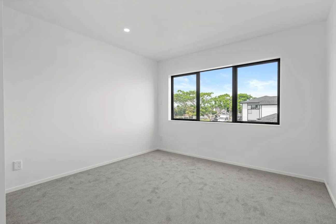 Brand New Home - Altro