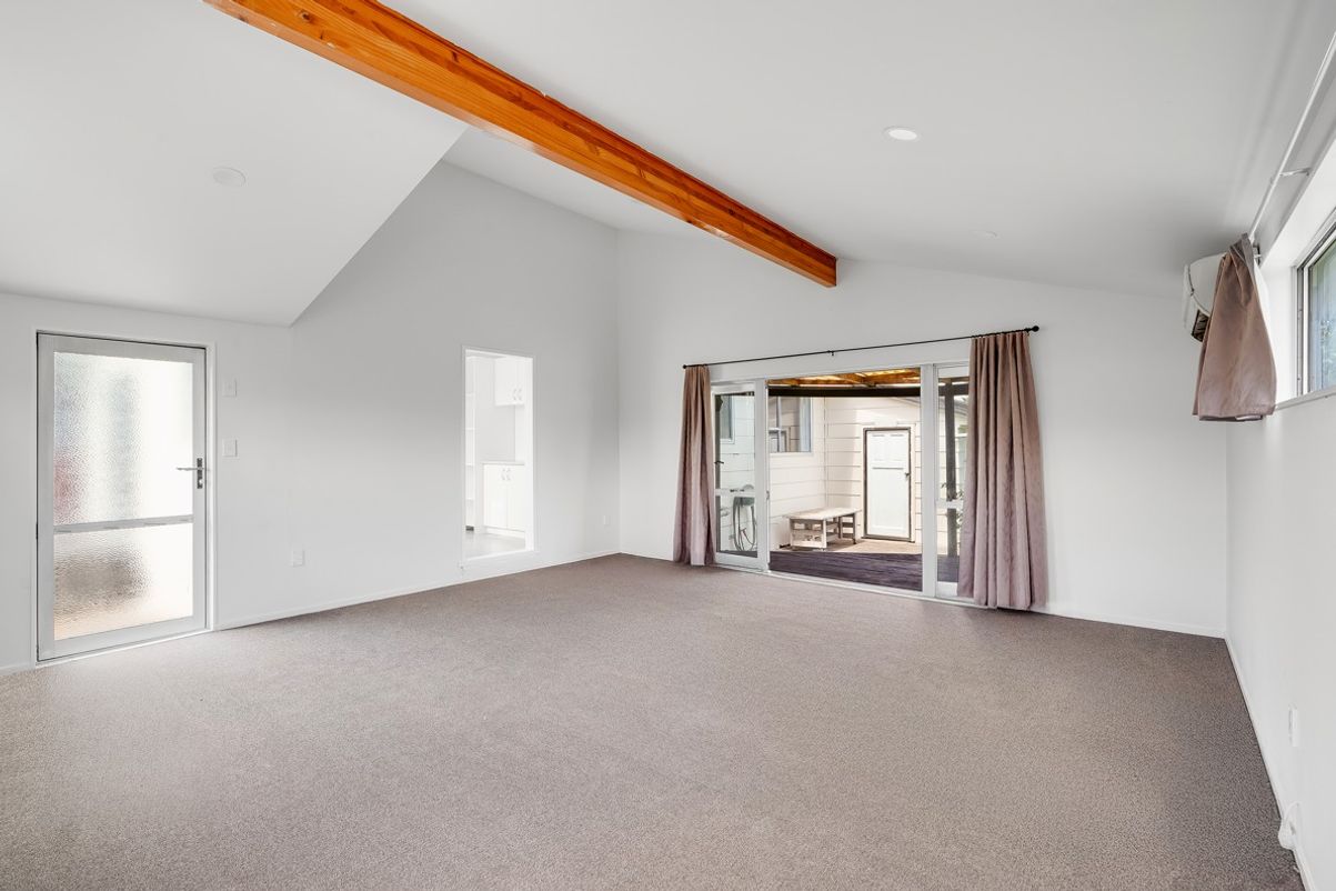 2 Bedroom, Dinsdale Dream - Widok 3