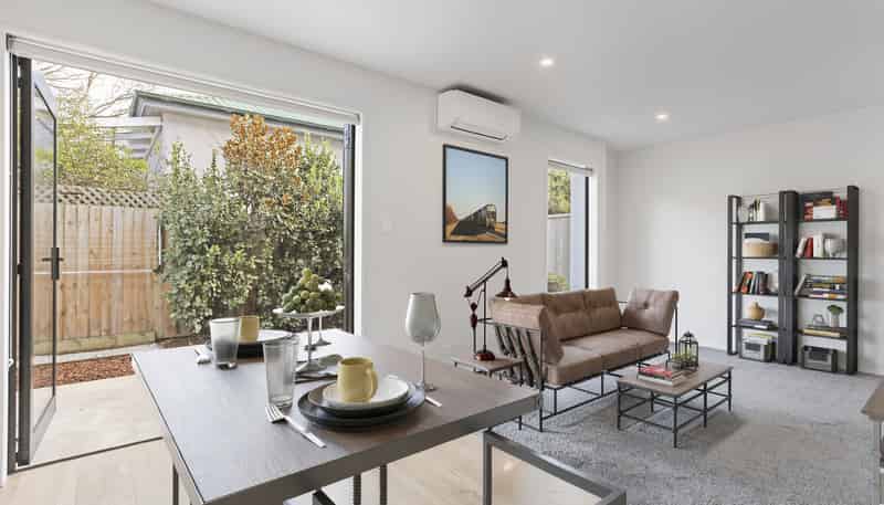 2/16 Devon Street, Sydenham