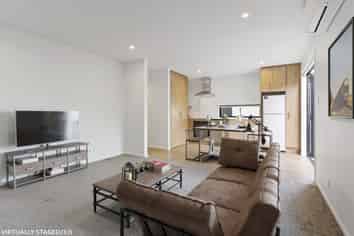 2/16 Devon Street, Sydenham