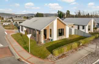 2 Weaver Close, Alexandra
