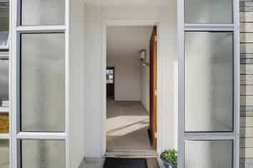 28A Wood Street, Takaro
