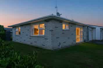 28A Wood Street, Takaro