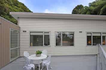 64A Peterhouse Street, Tawa