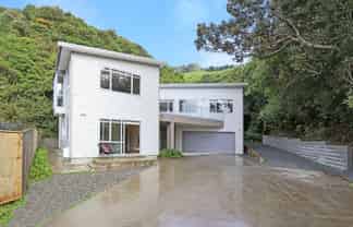 64A Peterhouse Street, Tawa