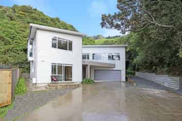 64A Peterhouse Street, Tawa