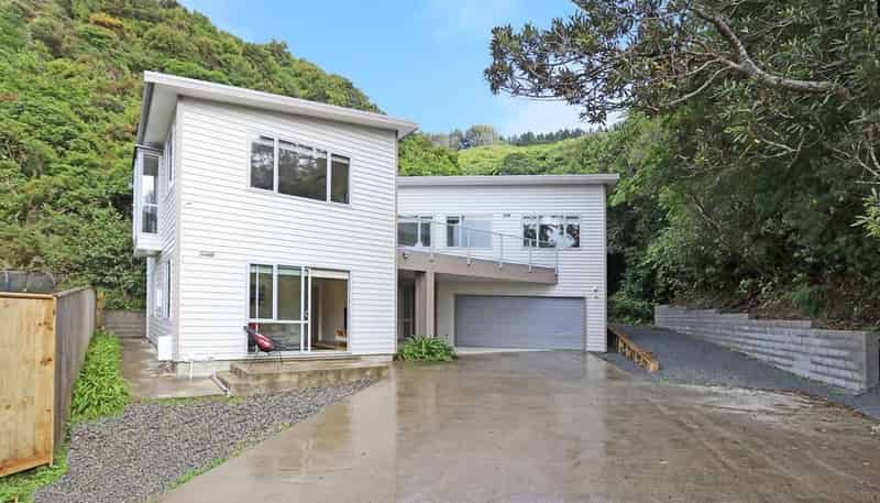 64A Peterhouse Street, Tawa