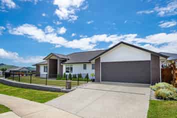81 John Burke Drive, Aotea