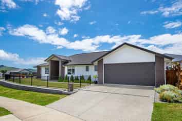 81 John Burke Drive, Aotea