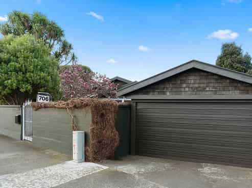 706 High Street, Boulcott