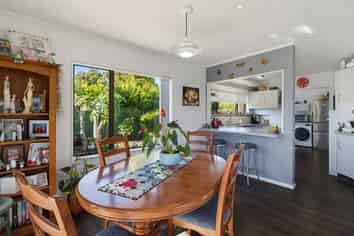 10 Fern Grove, Taradale