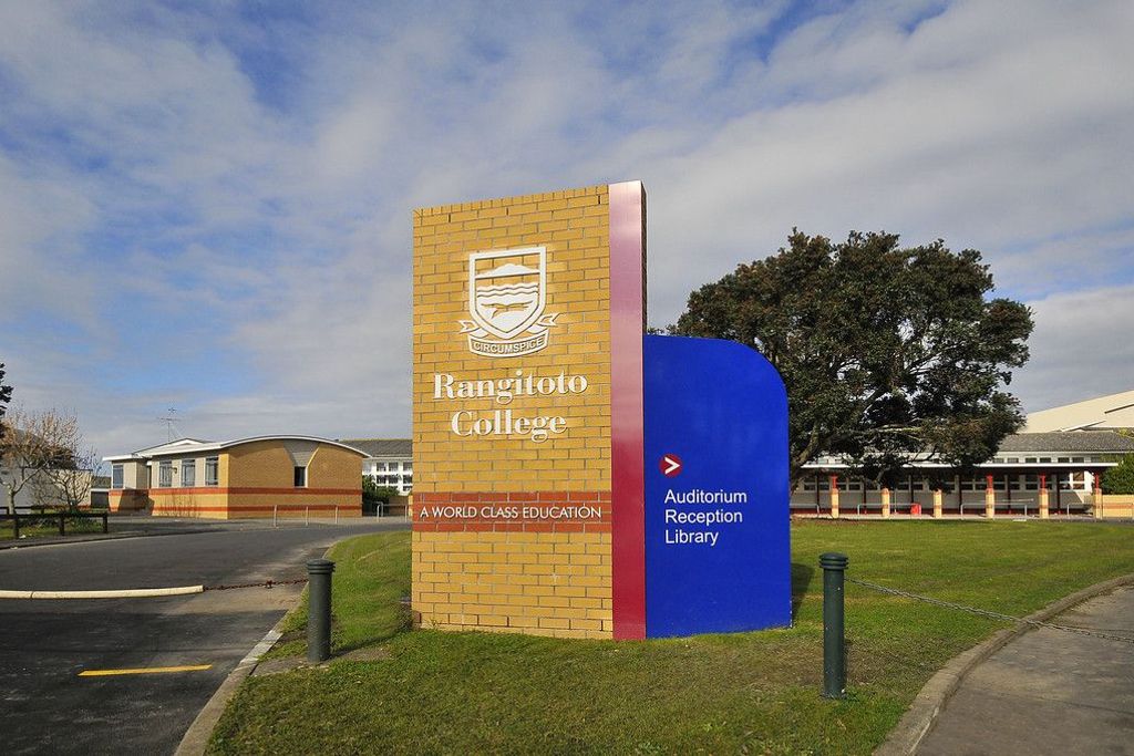 Luxury 5-bedroom House in Rangitoto College Zone - Widok 4