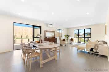 36 Awanui Road, Red Beach