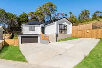 36 Awanui Road, Red Beach