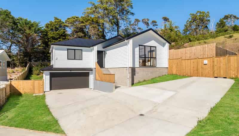 36 Awanui Road, Red Beach