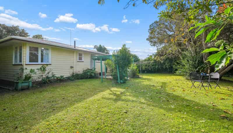 6 Holman Road, Te Atatu Peninsula