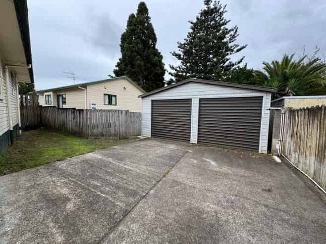 12A Friedlanders Road, Manurewa