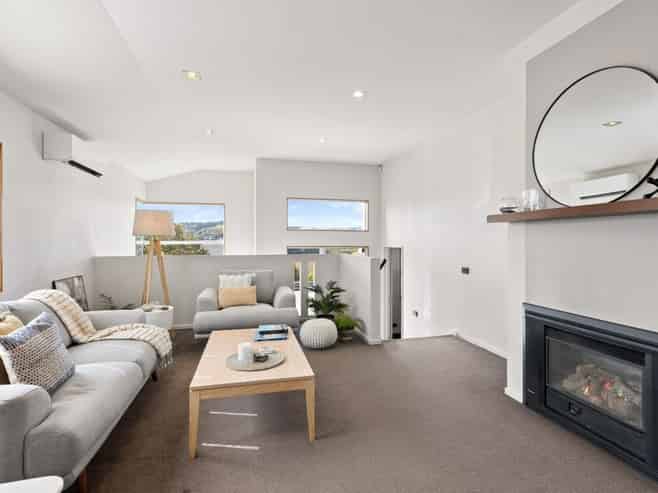 27 Waverton Terrace, Churton Park