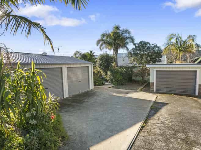 215 Tony Avenue, Thames