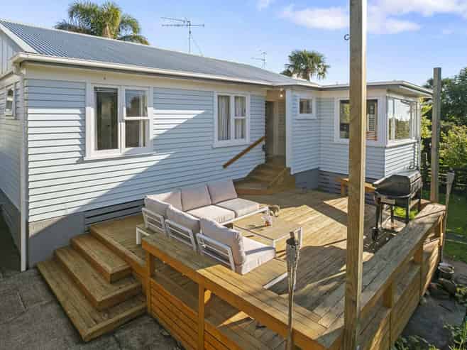 215 Tony Avenue, Thames