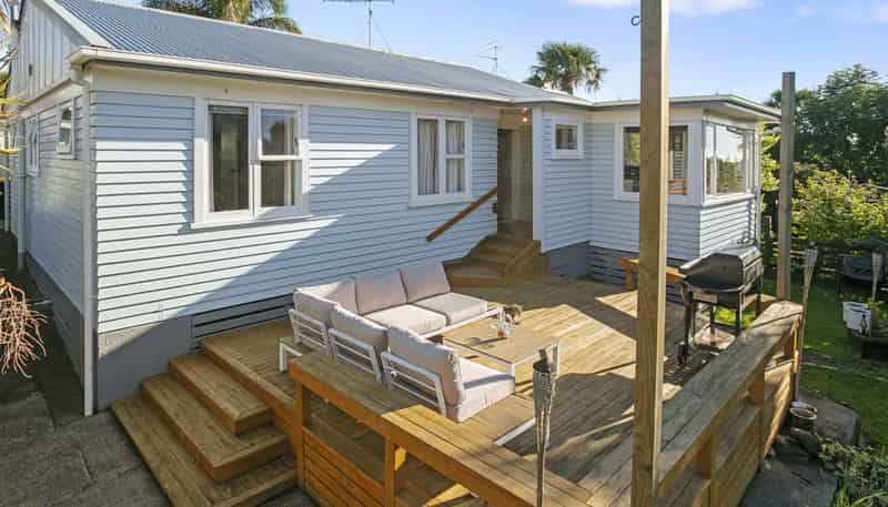 215 Tony Avenue, Thames