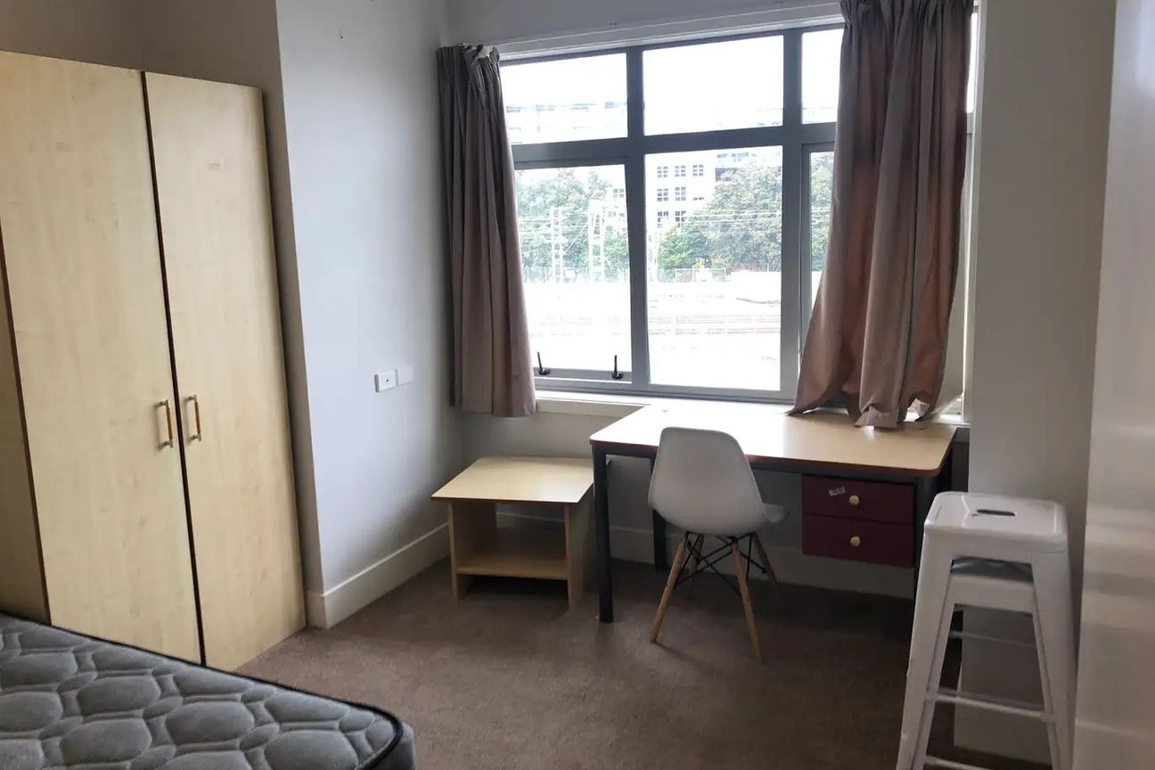 CITY CENTRE. 3 BEDROOMS - Więcej