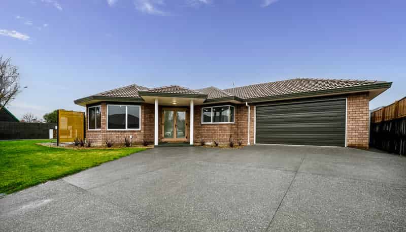 7 Phoenix Lane, Northcote