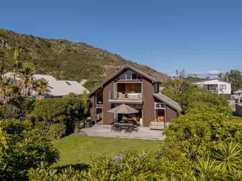 111 Pacific Parade, Matarangi