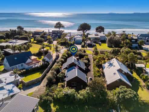 111 Pacific Parade, Matarangi