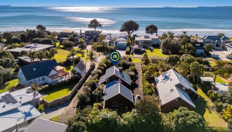 111 Pacific Parade, Matarangi
