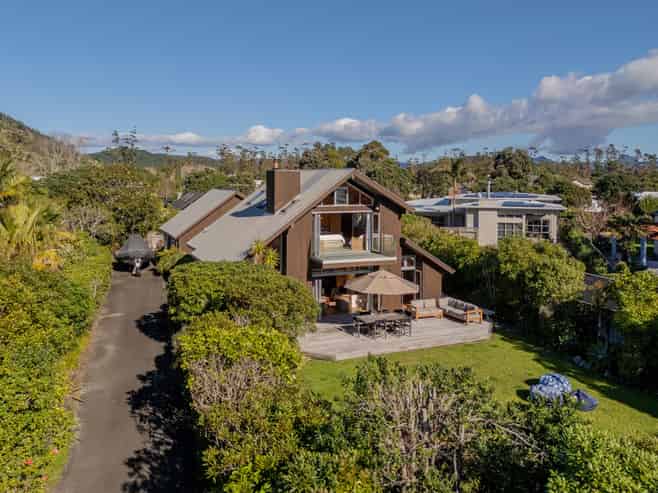 111 Pacific Parade, Matarangi