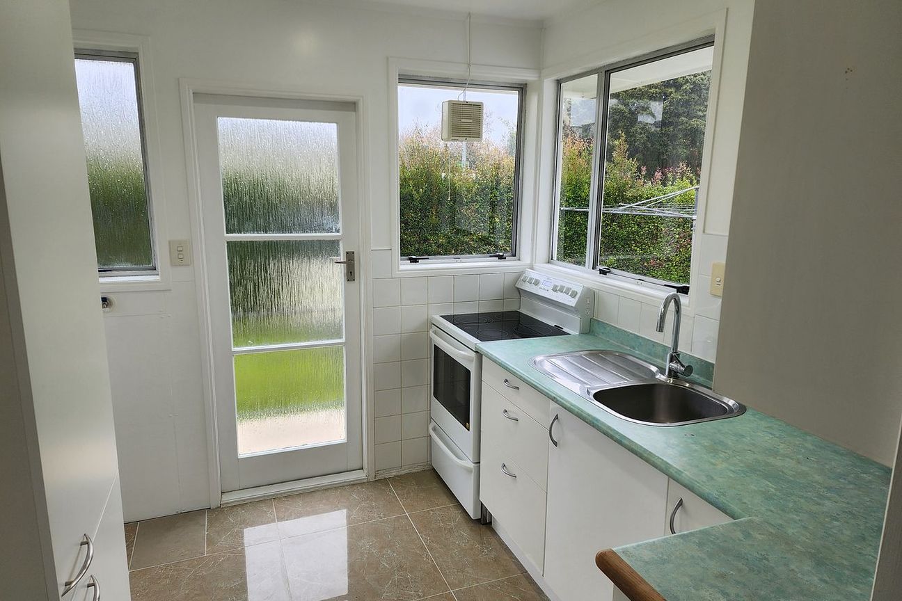 Clean unit with a big garden - Bild 6
