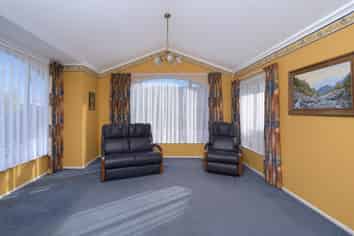7 Ashdonleigh Grove, Stoke