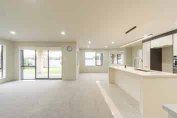 2 Jarvis Court, Huntington