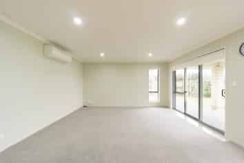 2 Jarvis Court, Huntington