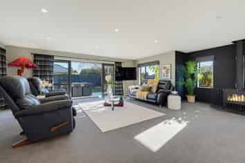 37 Parkinson Place, Woodend