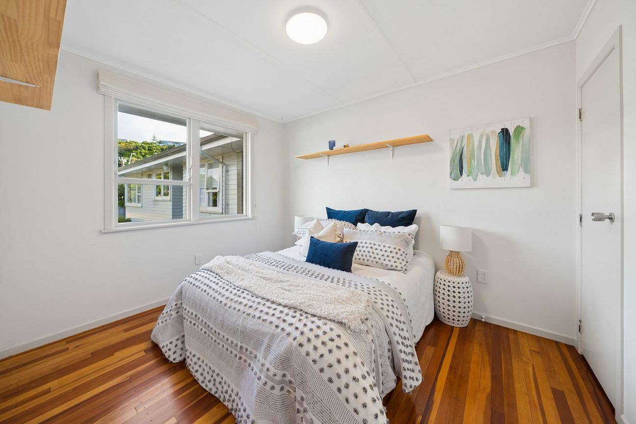 Sunny 2-Bedroom Home in Korokoro - Meer