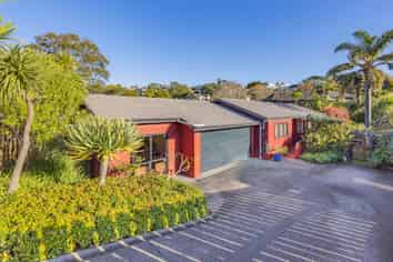 1/1031 Beach Road, Torbay